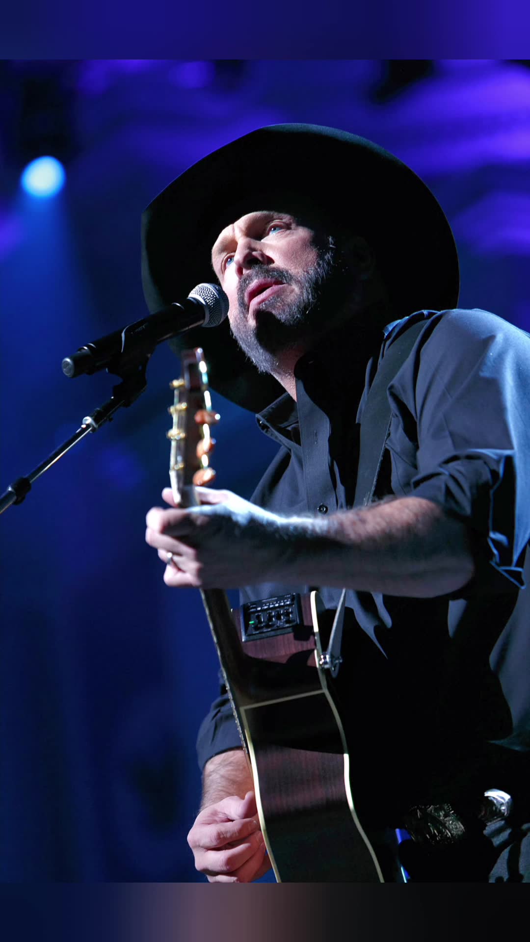 Video thumbnail for Garth Brooks