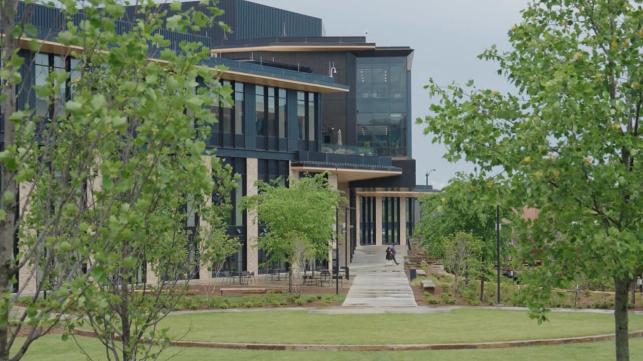 Video thumbnail for Walmart exec says new HQ is helping to attract top talent