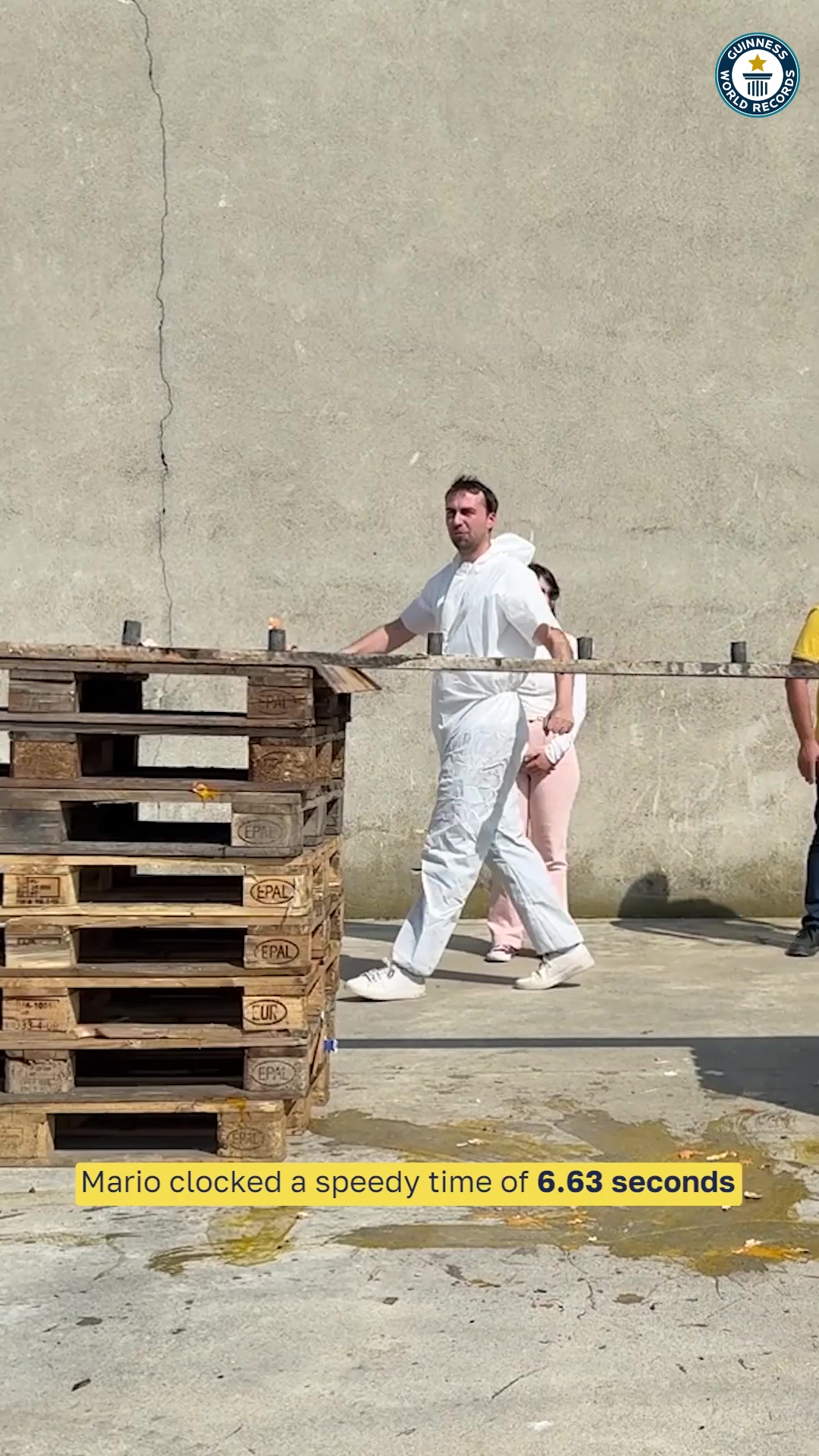 Video thumbnail for Fastest time to crush 10 eggs with elbows pointing forwards - 6.63 seconds by Mario Lampugnani