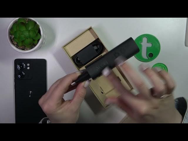 Video thumbnail for Does the MOTOROLA Edge 40 Phone Come with Charging Adapter? Let's Find Out!