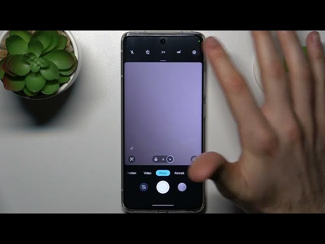 Video thumbnail for How to Enable / Disable Camera Location Tags in Motorola Edge 30 Fusion - Save Location