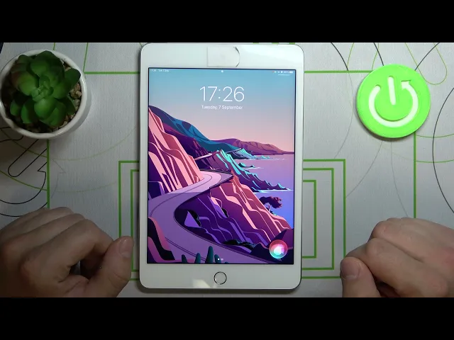 Video thumbnail for Siri works on Lock Screen - Manage Siri Settings on APPLE iPad Mini 4