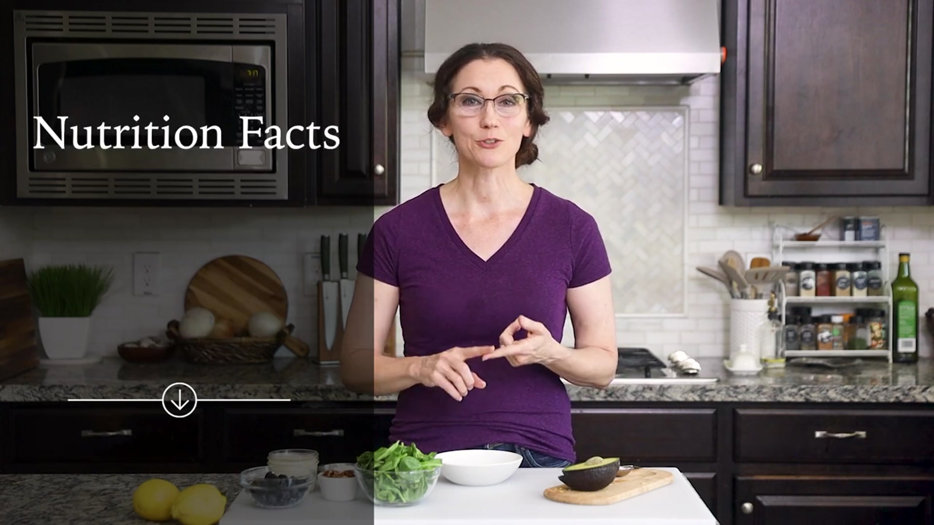 Video thumbnail for Spinach Blueberry Salad with Feta and Avocado(720P_HD)