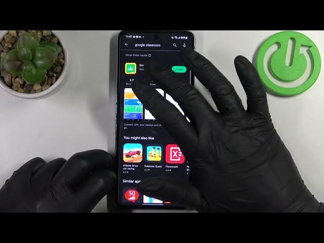 Video thumbnail for How To Install & Join Google Classroom on the SAMSUNG Galaxy Z Flip4