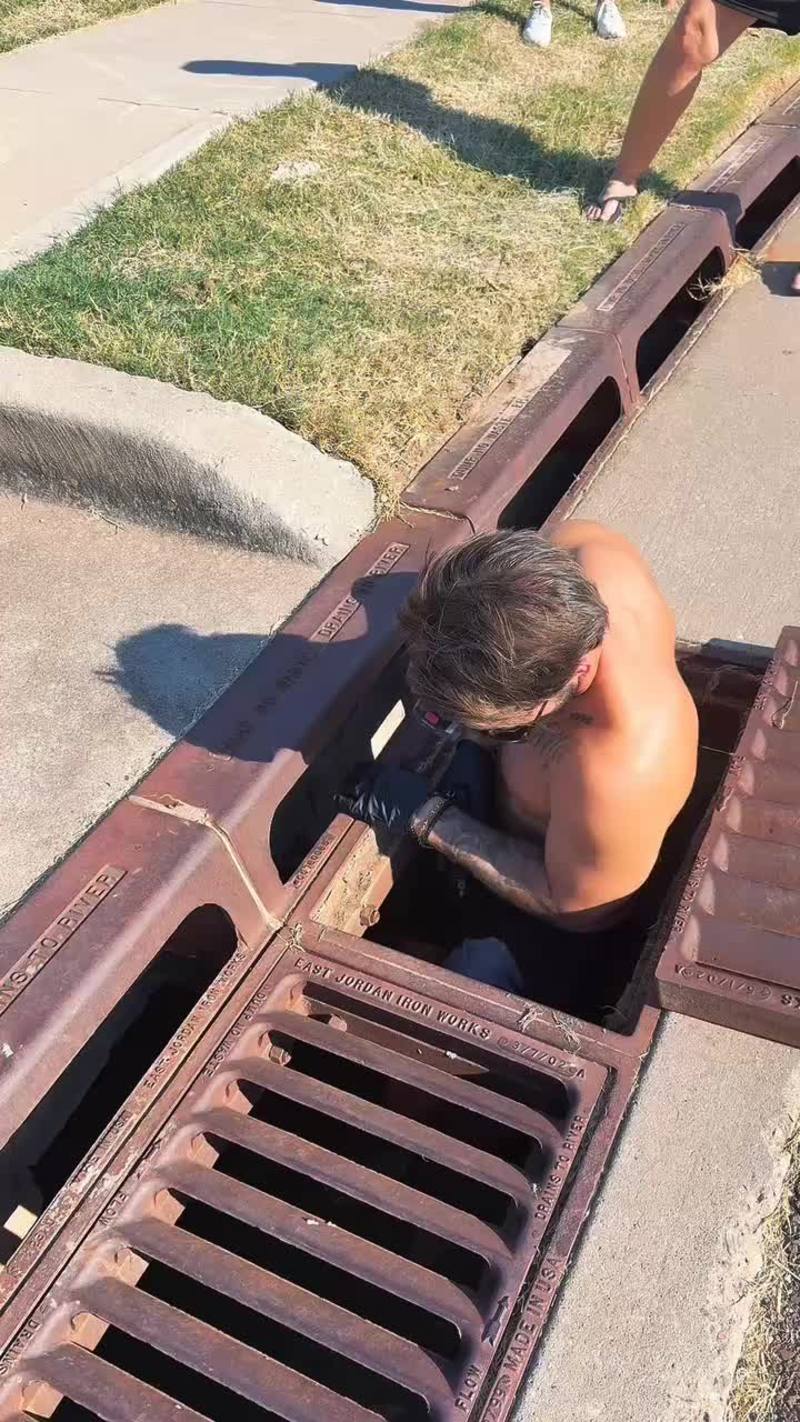Video thumbnail for Man Crawls into Storm Drain to Rescue Baby Ducks