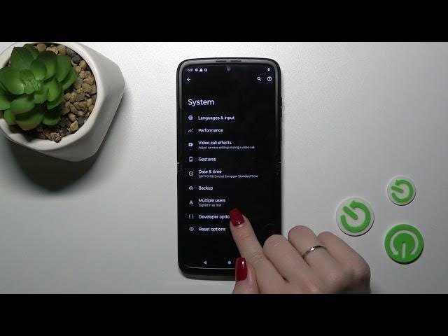 Video thumbnail for Motorola Razr 2022 - How To Hide Developer Settings