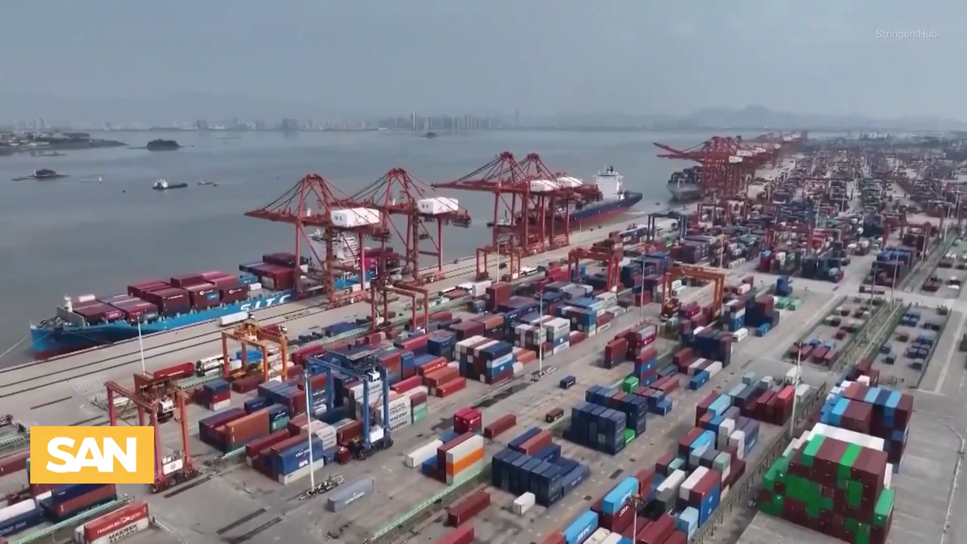 'Video thumbnail for Chinese exports to US plunge as Trump tariffs bite'
