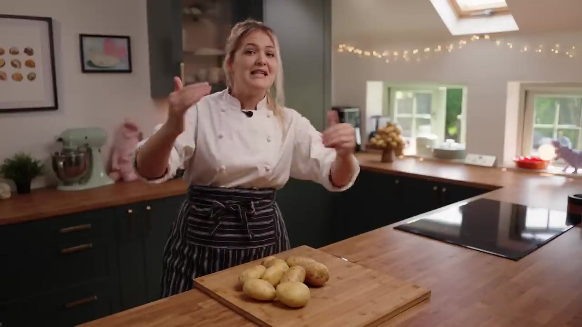 Video thumbnail for Best Baked Potato Recipe – Oven vs Air Fryer vs Microwave (720P HD)