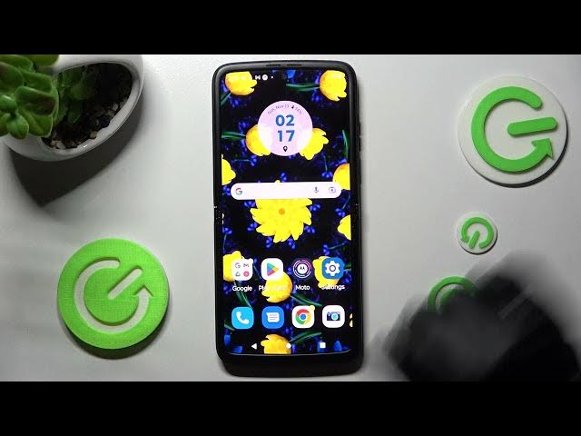 Video thumbnail for MOTOROLA RAZR 2022 - How To Change & Customize Keyboard Theme