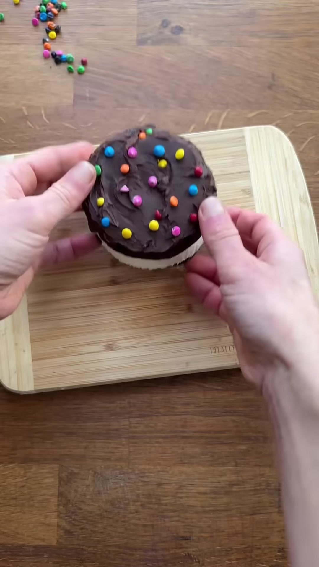 Video thumbnail for Cosmic brownie cookie ice cream sandwich  cookies  brownie  recipe  dessert  sourdough(720P HD)