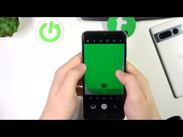 Video thumbnail for What is the Maximum Camera Zoom on Samsung Galaxy M33