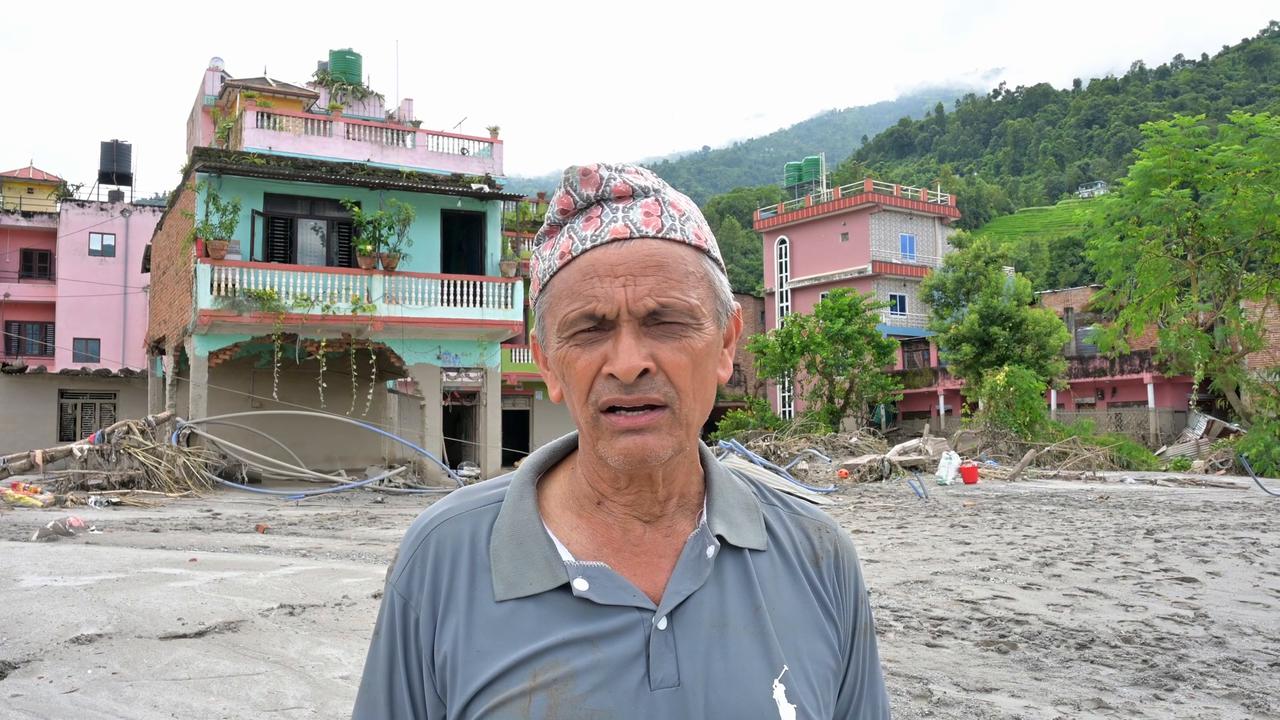 Video thumbnail for Nepal: Deadly Nepal flood leaves Devighat buried under mud, debris.