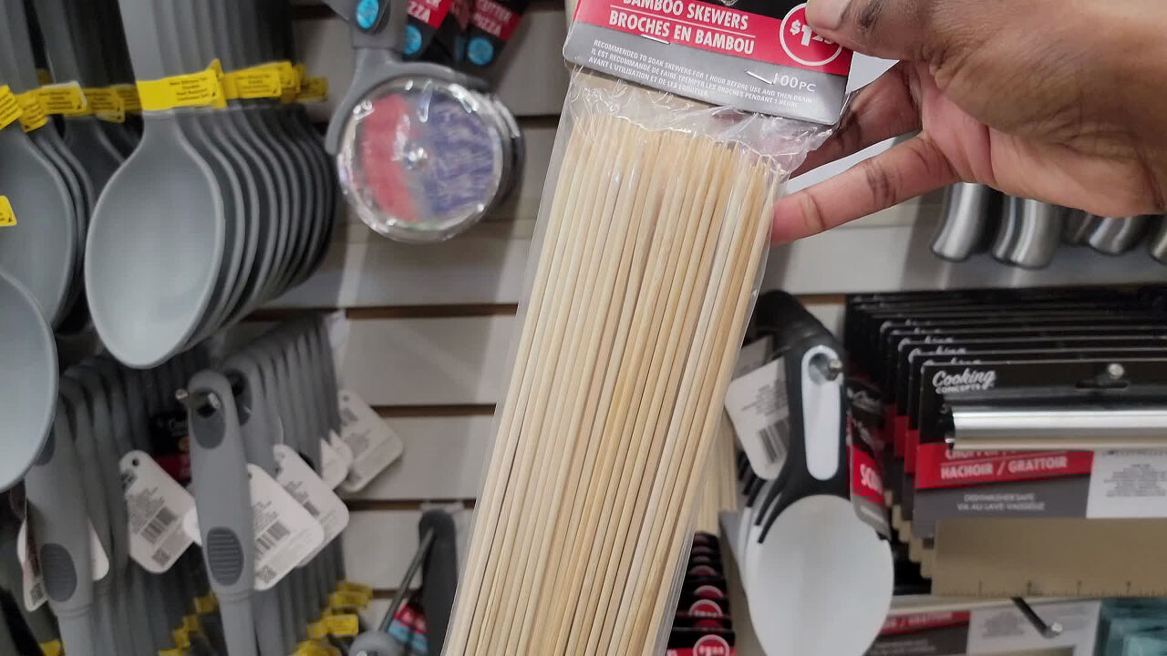 Video thumbnail for Grab a pack of Dollar Store skewers for this GENIUS light-up Christmas idea!