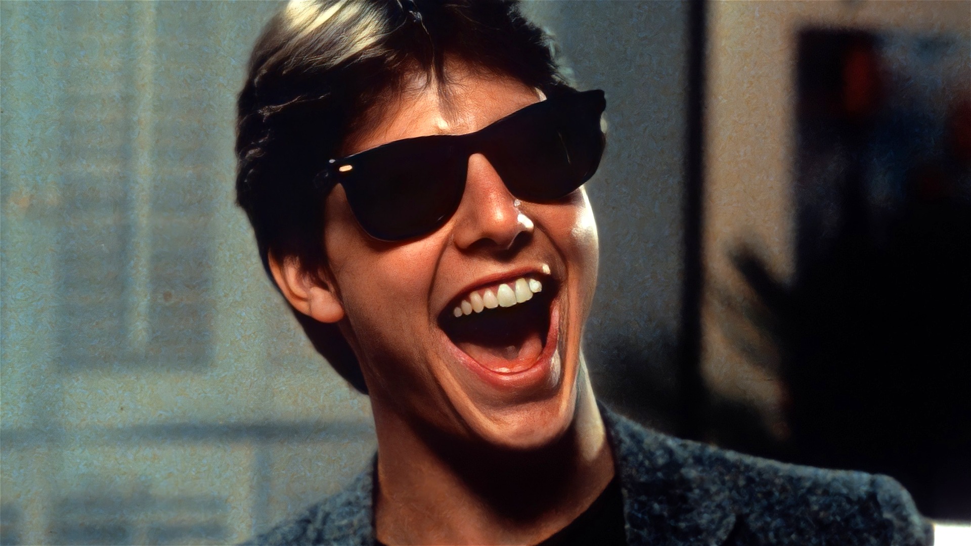 Video thumbnail for Subtle Things That Happen In Every Tom Cruise Movie