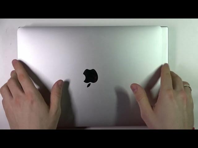 Video thumbnail for Huawei Matebook D14 2021 vs MacBook Air M1 - Size Comparison