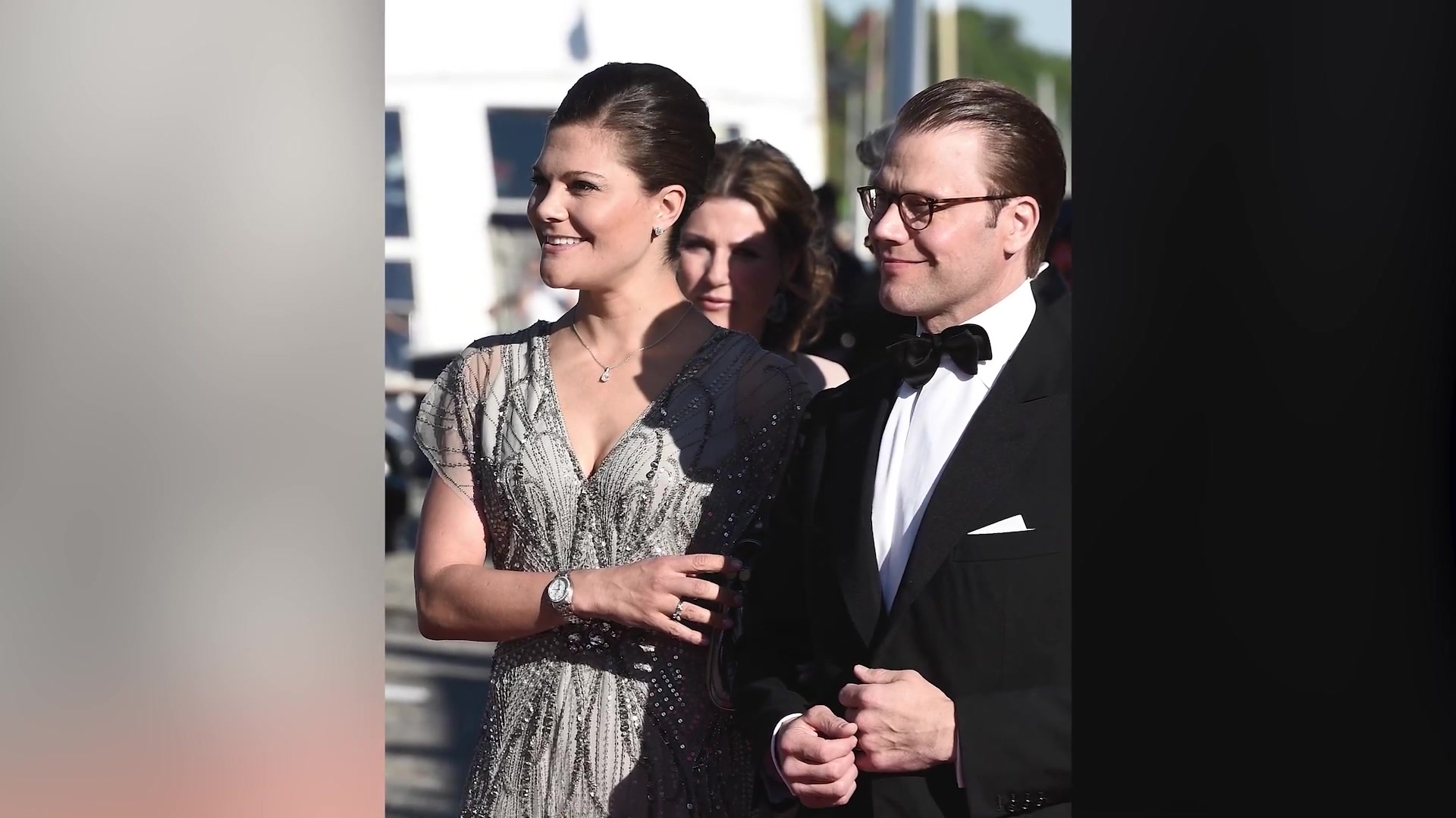 Video thumbnail for Signs Princess Victoria & Daniel Might Split