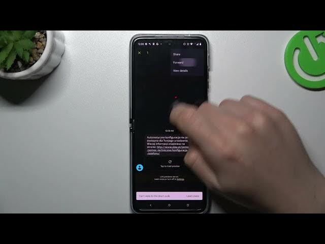 Video thumbnail for How to Forward a Text Message on MOTOROLA Razr 40 Ultra - Changing an SMS Message Recipient