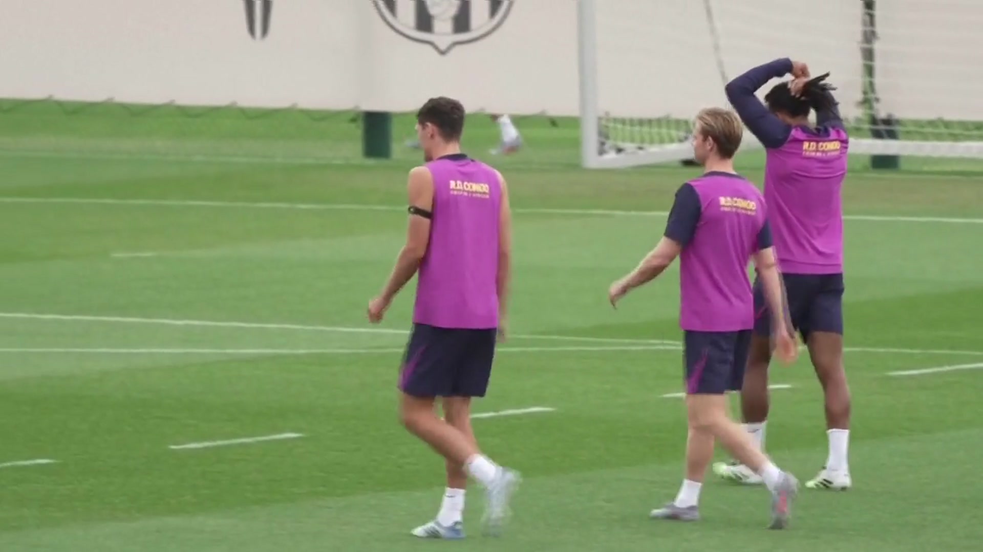 'Video thumbnail for Lamine Yamal misses Barcelona training ahead of La Liga match against Valencia'