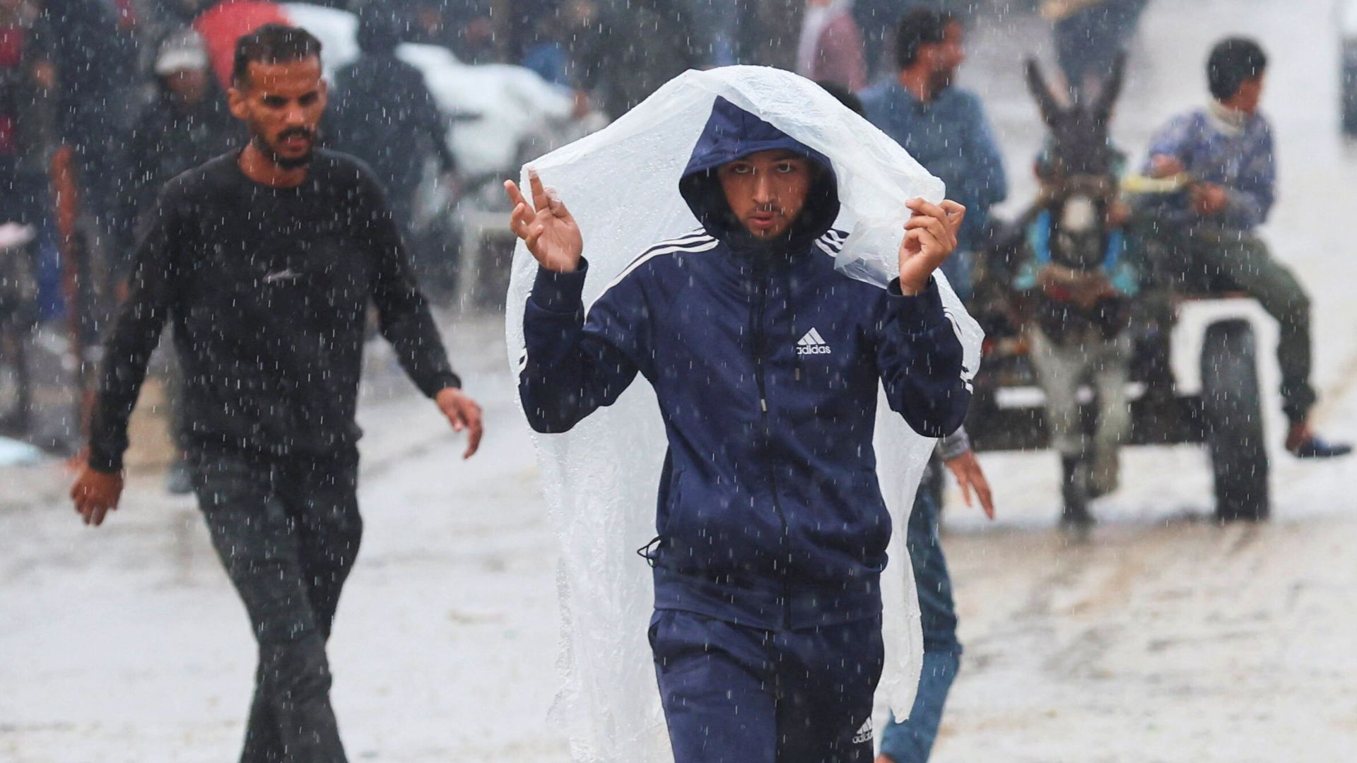 Video thumbnail for Heavy rains, flooding as Storm Byron batters war-torn Gaza