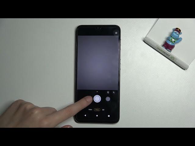 Video thumbnail for How to Manage Mirror Effect in MOTOROLA Moto E20 – Camera Reflection Option