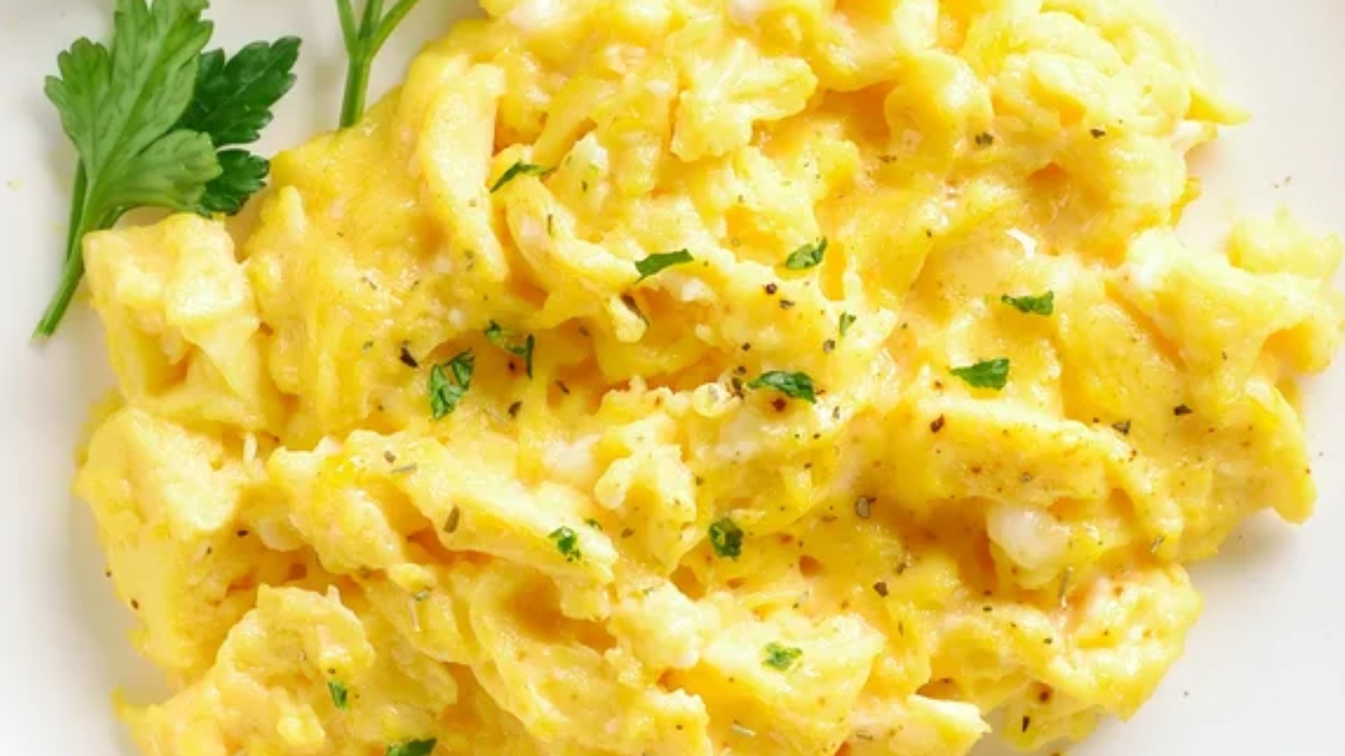 Video thumbnail for The Unexpected Ingredient Alton Brown Puts In His Scrambled Eggs