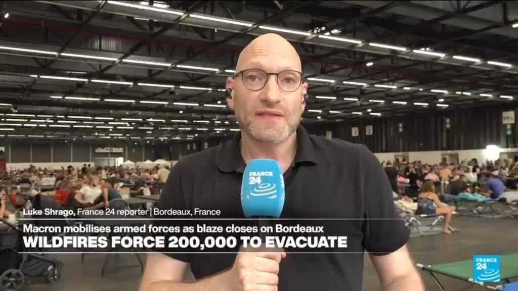 Video thumbnail for Wildfires force 200,000 people to evacuate in the southwest of France