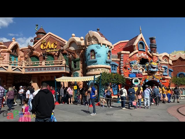 Video thumbnail for Mickey's Toontown Tour on Final Weekend Open in 2022 - Disneyland