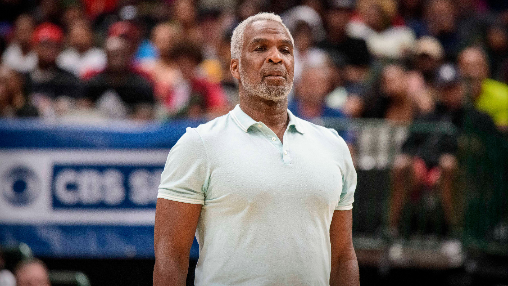 Video thumbnail for Knicks' NBA Title Hopes Rise as Oakley's Return Teased
