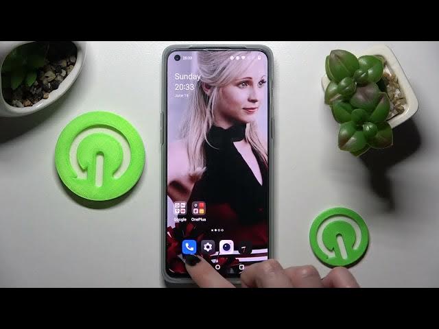 Video thumbnail for How to Change and Customize the Gboard Keyboard Theme on the OnePlus Nord 2T