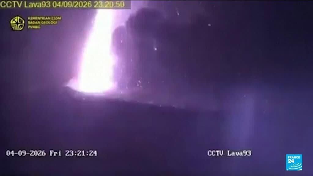 Video thumbnail for Indonesia's Anak Krakatau eruption halts flights, schools, fishing