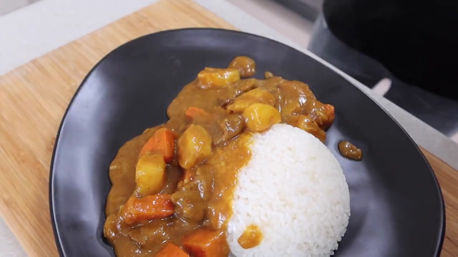 Video thumbnail for How to Make FANCY Korean Curry Rice_ Recipe_(720P_HD)