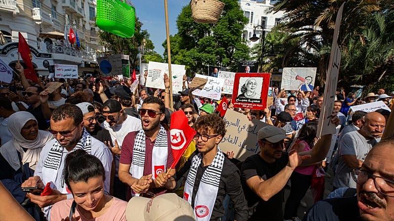 Video thumbnail for Tunisian journalist sentenced to four years in jail on terrorism charges