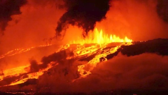 Video thumbnail for Galapagos Islands volcanoes may hide explosive magma