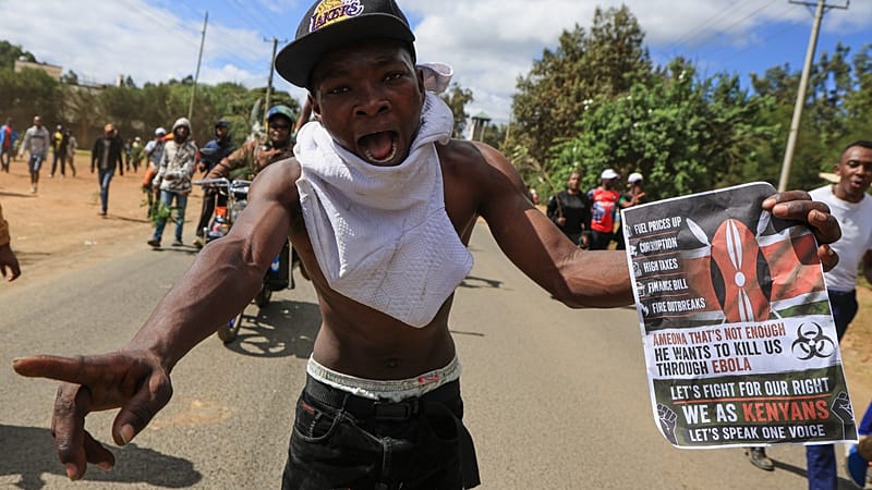 Video thumbnail for Hundreds of Kenyan youths protest outside the Ebola quarantine center for US citizens