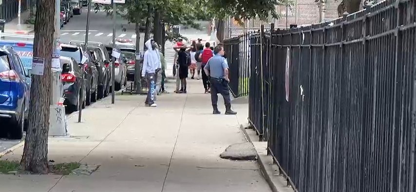 Video thumbnail for 2 school aides slashed by student at Bronx high school