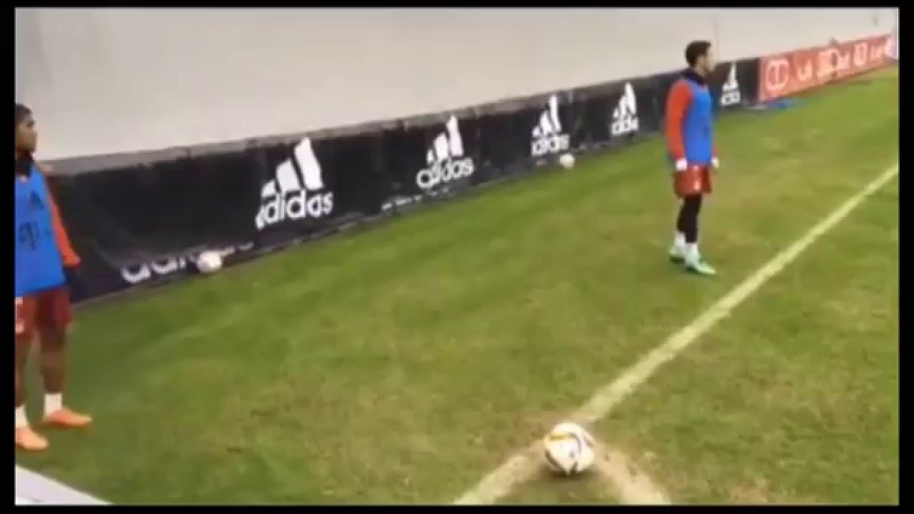 Video thumbnail for Douglas Costa Fantastic Goal