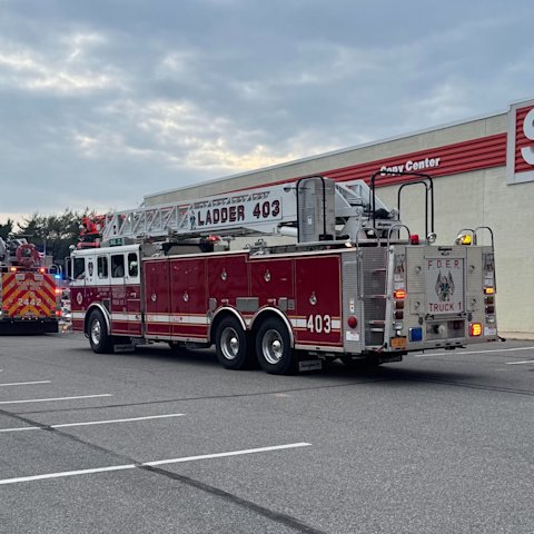Video thumbnail for Electrical fire leads to dangerous levels of carbon monoxide at Nassau Staples
