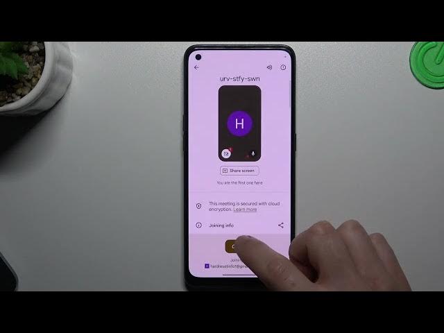 Video thumbnail for Revolutionize Your Google Meet Calls: Cast Your Screen to TV on Android with This Simple Hack!