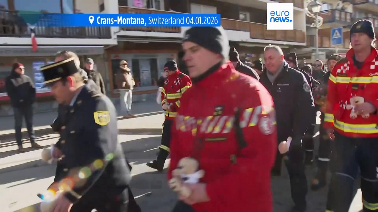 Video thumbnail for Hundreds march in silence to honour Swiss Alps bar fire victims