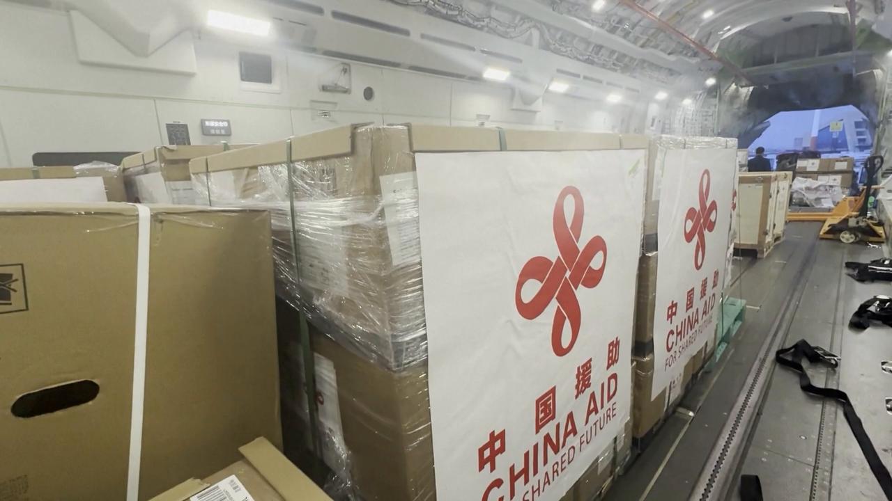 Video thumbnail for Nepal: Additional Chinese relief supplies arrive in mudslide-hit Nepal.