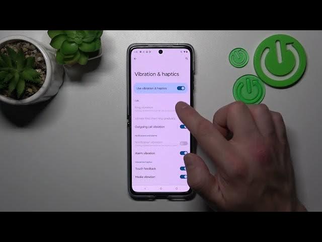 Video thumbnail for How to Switch On & Switch Off the Touch Vibrations on MOTOROLA Razr 40 Ultra