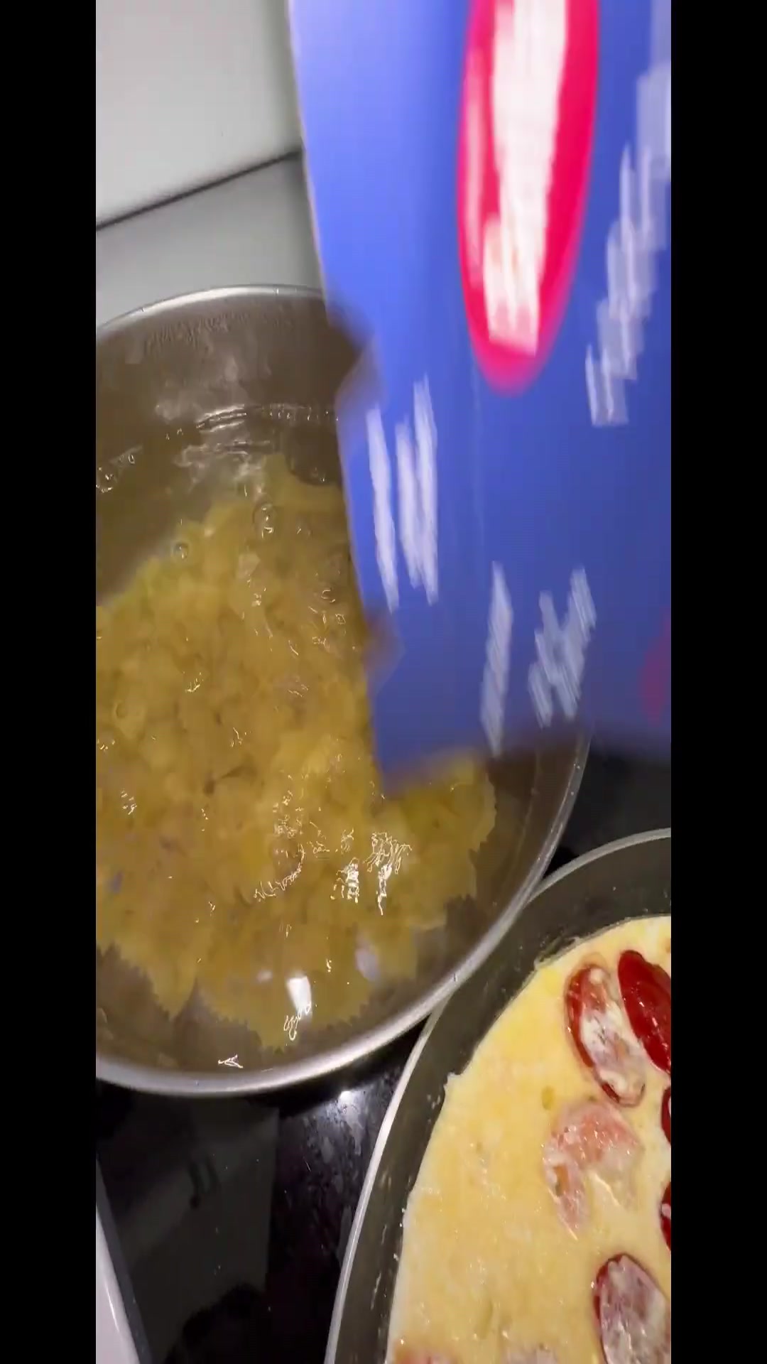 Video thumbnail for 𝐂𝐫𝐞𝐚𝐦𝐲 𝐩𝐚𝐬𝐭𝐚 𝐰𝐢𝐭𝐡 𝐬𝐡𝐫𝐢𝐦𝐩𝐬 svideo recipes food newvideo viral