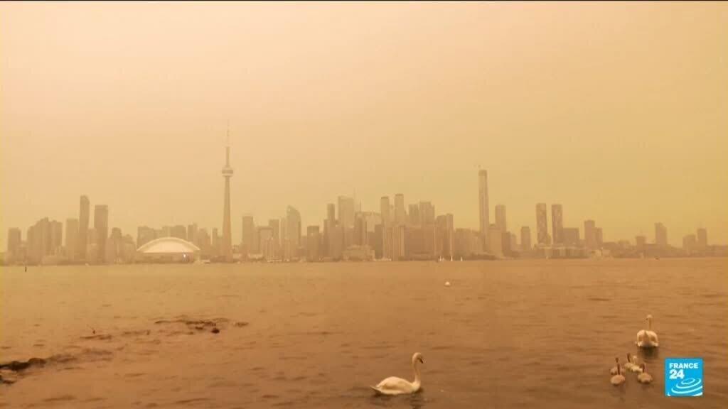 Video thumbnail for Toronto suffocates as wildfire smoke chokes city