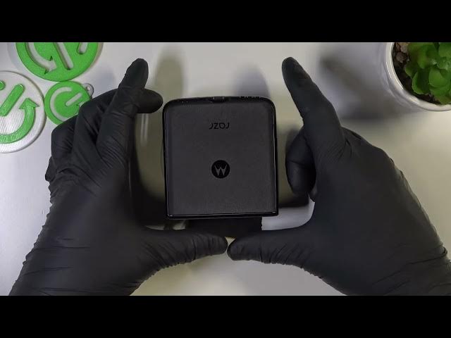 Video thumbnail for Motorola Razr 2022 - Does It Support Wireless Charging