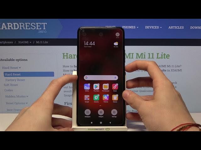 Video thumbnail for How to Set New Wallpaper on the Lock Screen on XIAOMI Mi 11 Lite – Update the Lock Screen