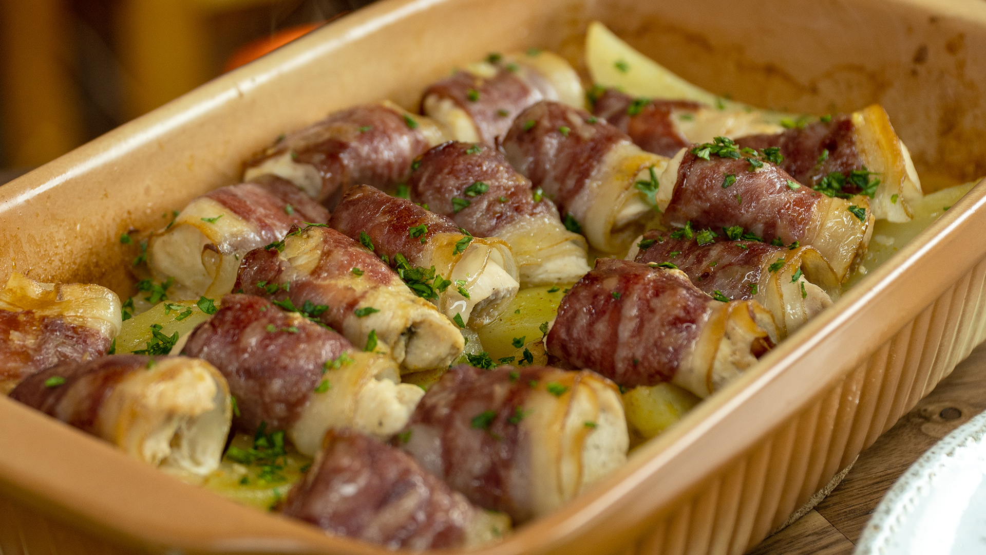 Video thumbnail for Enroladinhos de Frango com Bacon no Forno