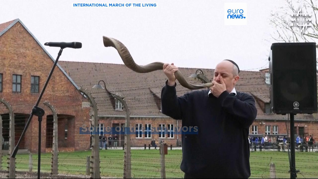 Video thumbnail for Thousands gather in Poland for annual 'March of the Living' to remember Holocaust victims