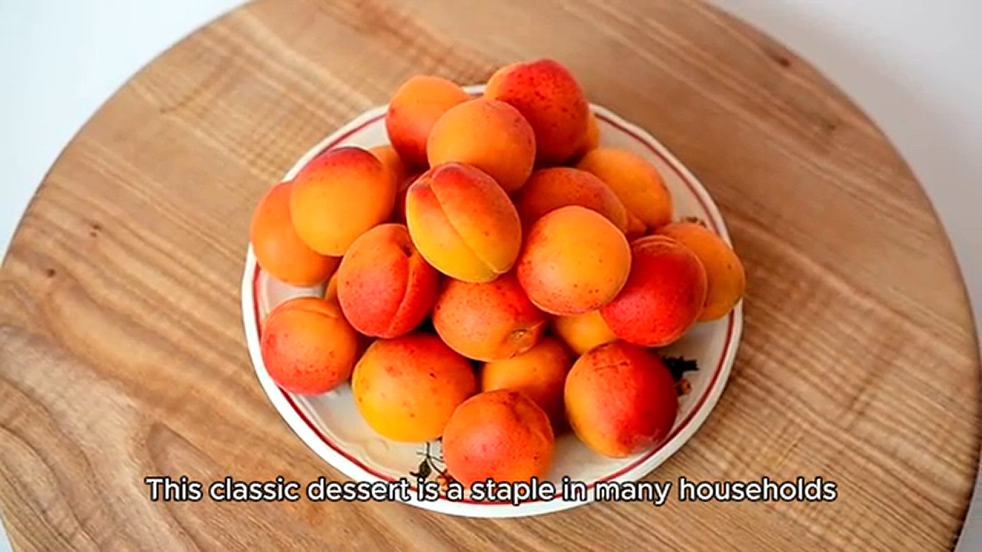 Video thumbnail for OLD SCHOOL PEACH COBBLER