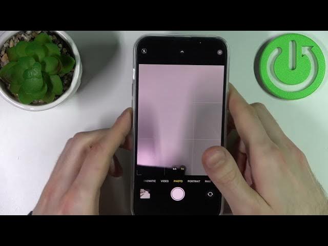 Video thumbnail for How to Take Live Photo on iPhone 14 Plus