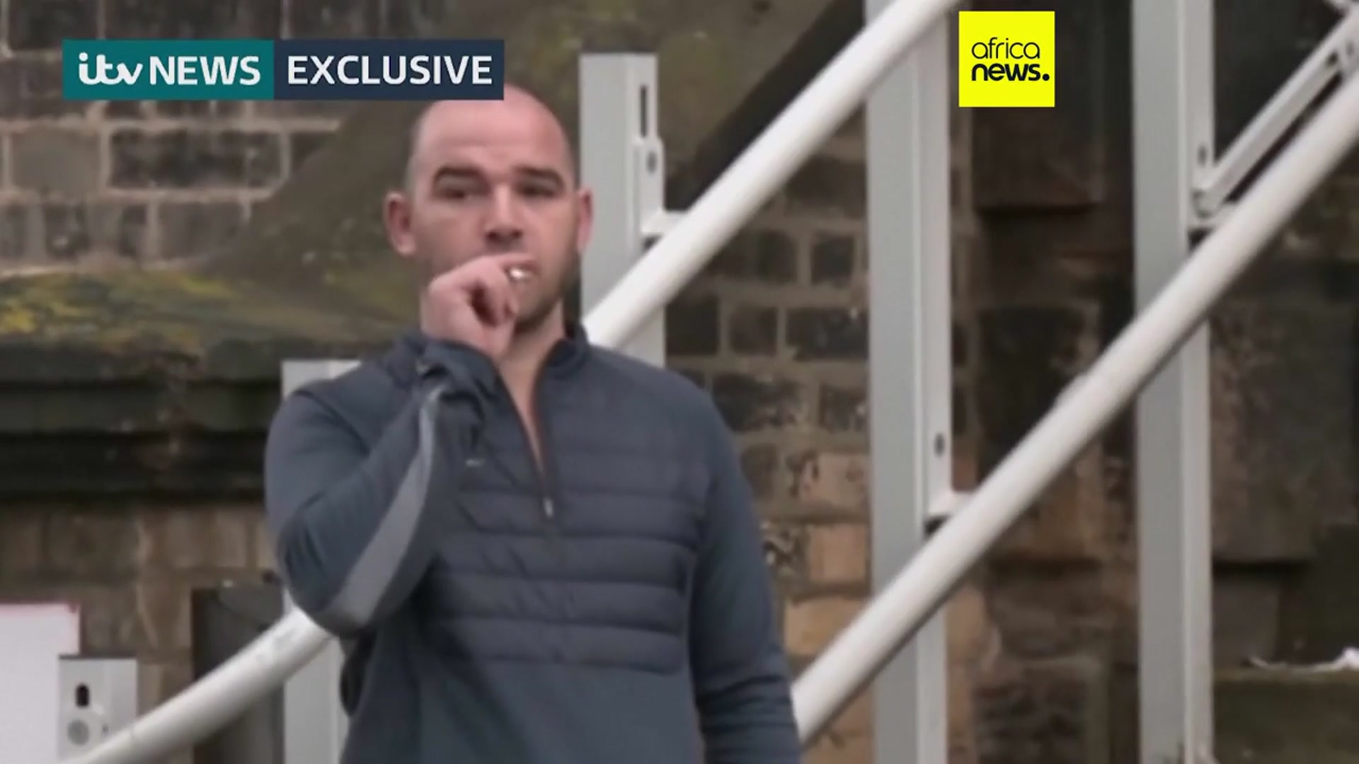 'Video thumbnail for Man mistakenly freed from London prison turns himself in'